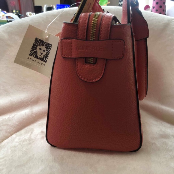 🔴SOLD🔴 NWT - Anne Klein - Coral Satchel Handbag - Picture 2 of 5